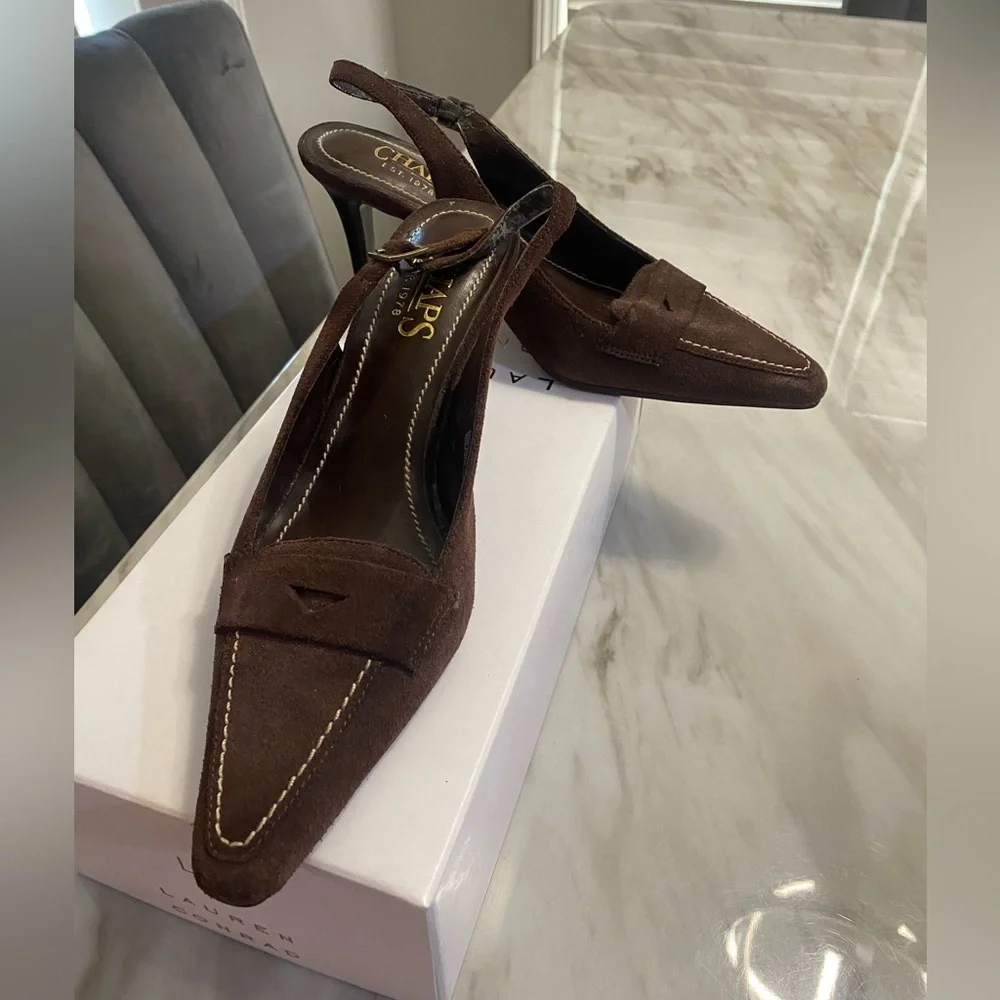 Chaps Brown Suede Heels, size 6 - Picture 2 of 3